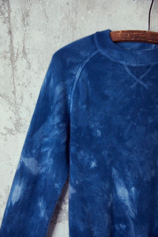 Dark Washed Indigo Dyed Cashmere Crew Neck